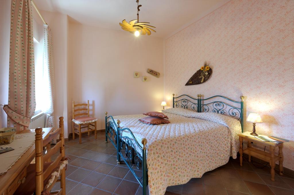 Agriturismo Podere Poggio Ai Cieli San Gimignano Værelse billede